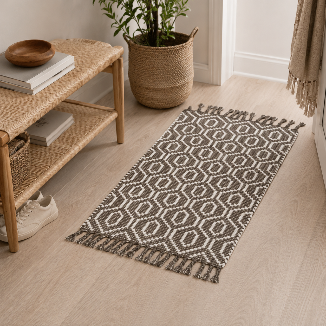 Teppich dunkelbeige mit Fransen