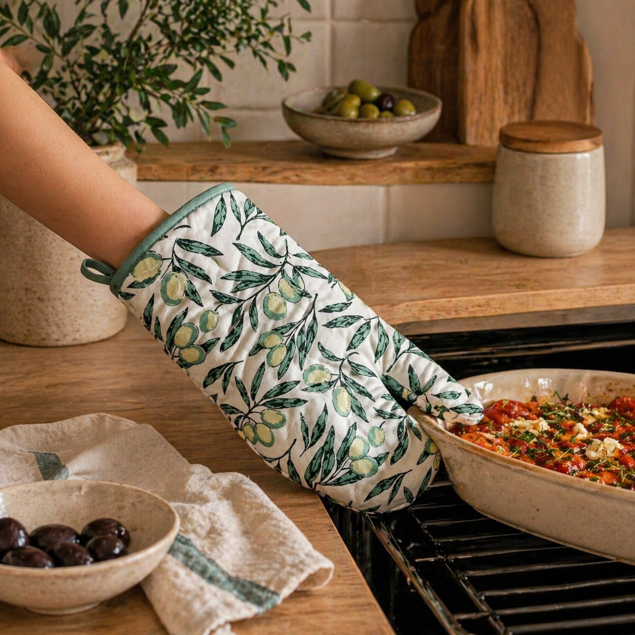 Kochhandschuh mit Oliven